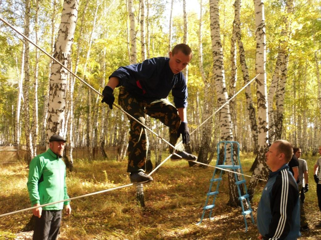 Полоса препятствий в лесу